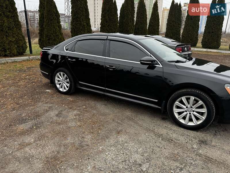 Седан Volkswagen Passat 2012 в Киеве
