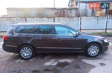 Універсал Volkswagen Passat 2005 в 