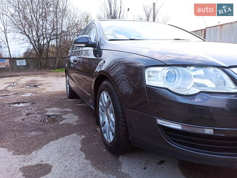 Универсал Volkswagen Passat 2005 в Запорожье