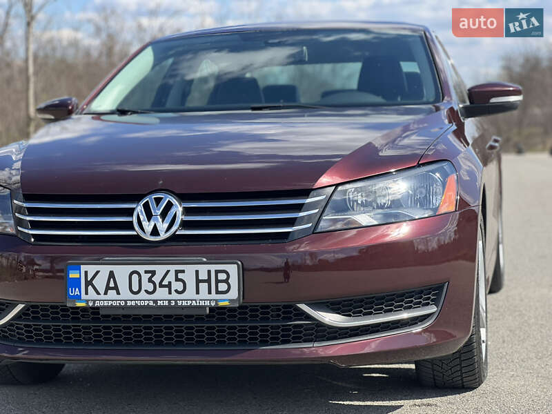 Седан Volkswagen Passat 2012 в Києві