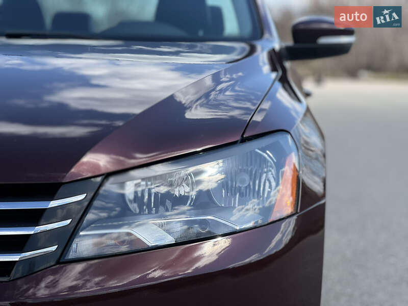 Седан Volkswagen Passat 2012 в Києві
