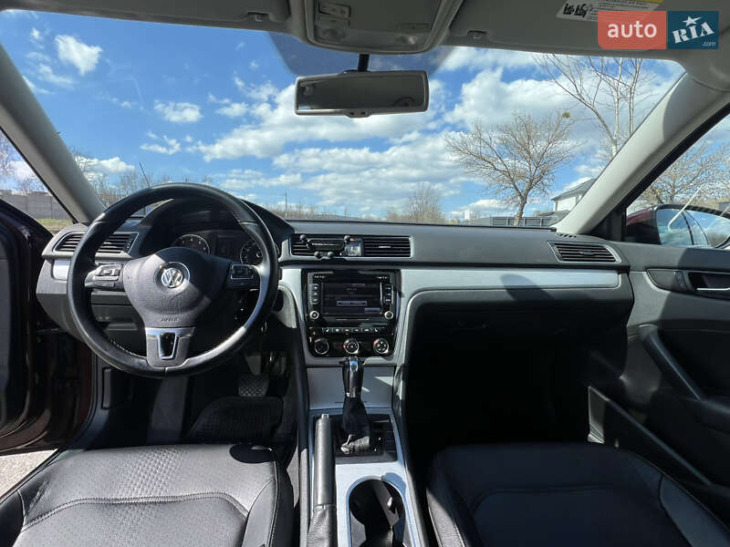 Седан Volkswagen Passat 2012 в Києві