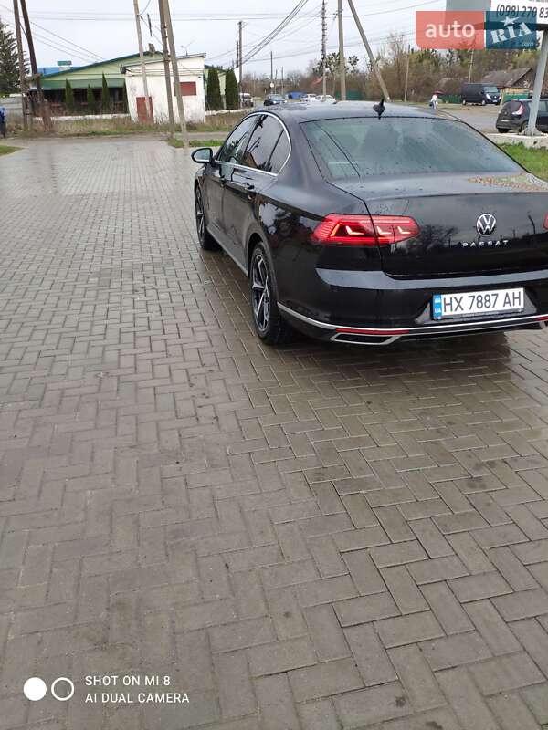 Седан Volkswagen Passat 2021 в Шепетовке