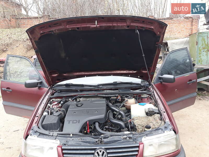 Універсал Volkswagen Passat 1996 в Кам'янець-Подільському