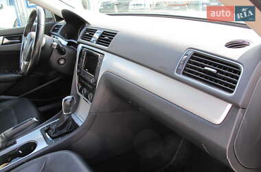 Седан Volkswagen Passat 2012 в 
