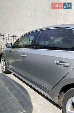 Седан Volkswagen Passat 2013 в 