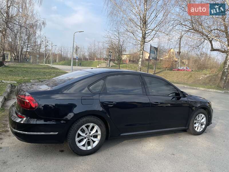 Седан Volkswagen Passat 2018 в Золочеве