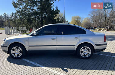 Седан Volkswagen Passat 1998 в 