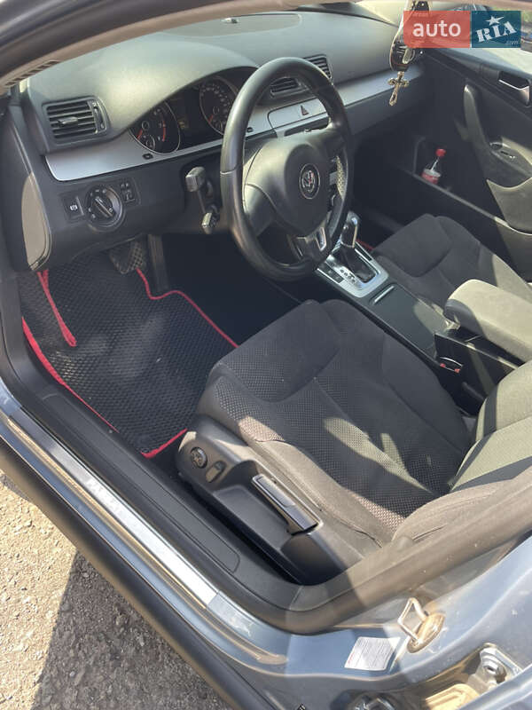Седан Volkswagen Passat 2010 в Днепре