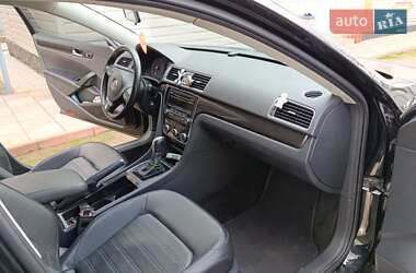 Седан Volkswagen Passat 2012 в 