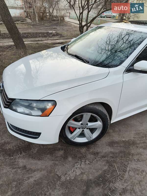 Седан Volkswagen Passat 2012 в Виннице