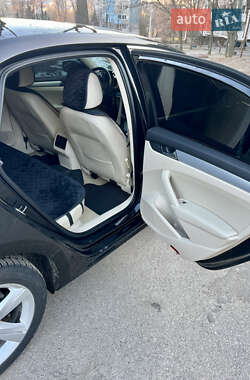 Седан Volkswagen Passat 2012 в 