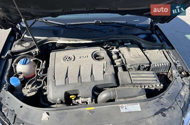 Універсал Volkswagen Passat 2014 в 