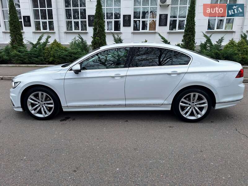 Седан Volkswagen Passat 2017 в Киеве