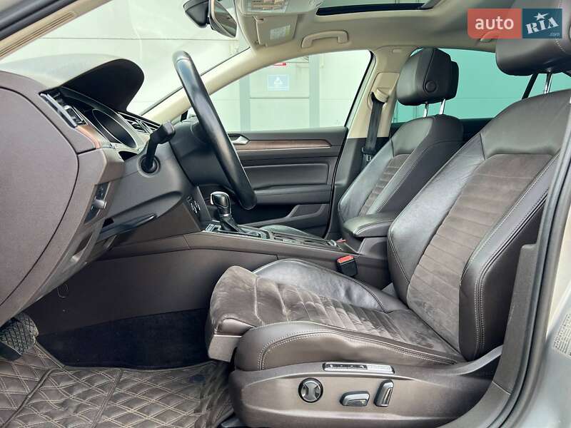 Седан Volkswagen Passat 2015 в Киеве