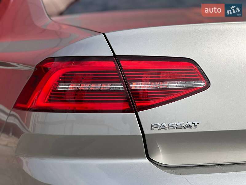 Седан Volkswagen Passat 2015 в Киеве