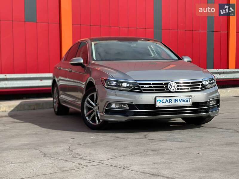 Седан Volkswagen Passat 2015 в Киеве