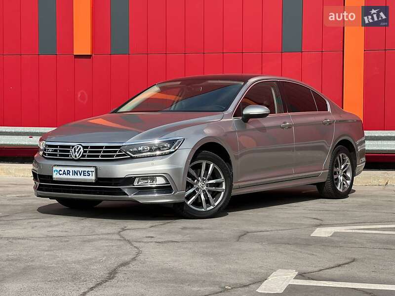 Седан Volkswagen Passat 2015 в Киеве