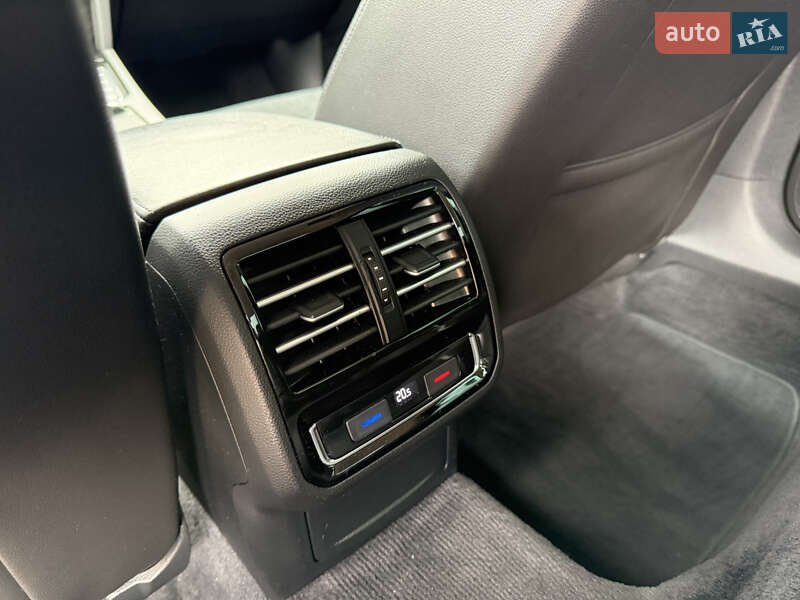 Седан Volkswagen Passat 2015 в Киеве