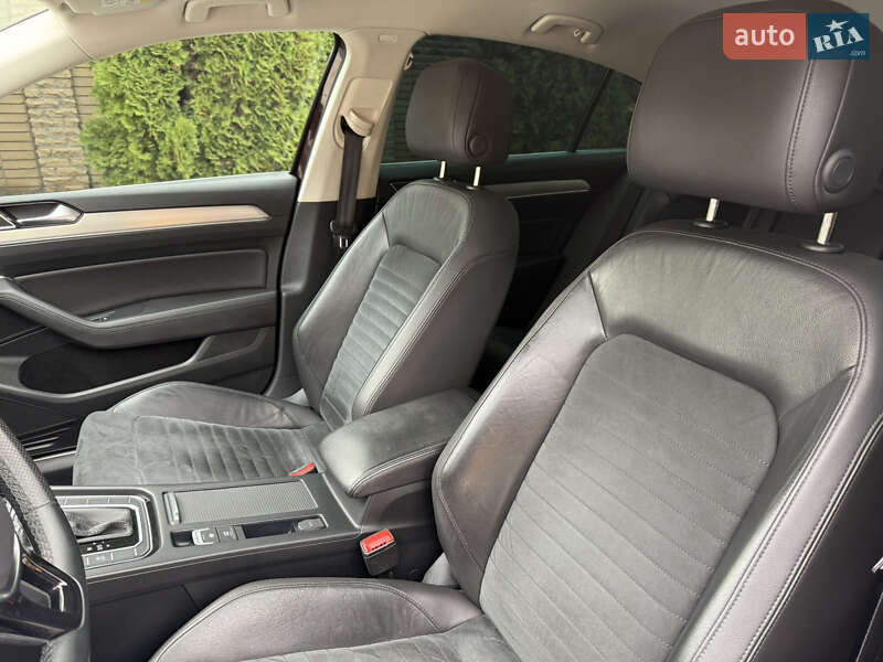 Седан Volkswagen Passat 2015 в Киеве