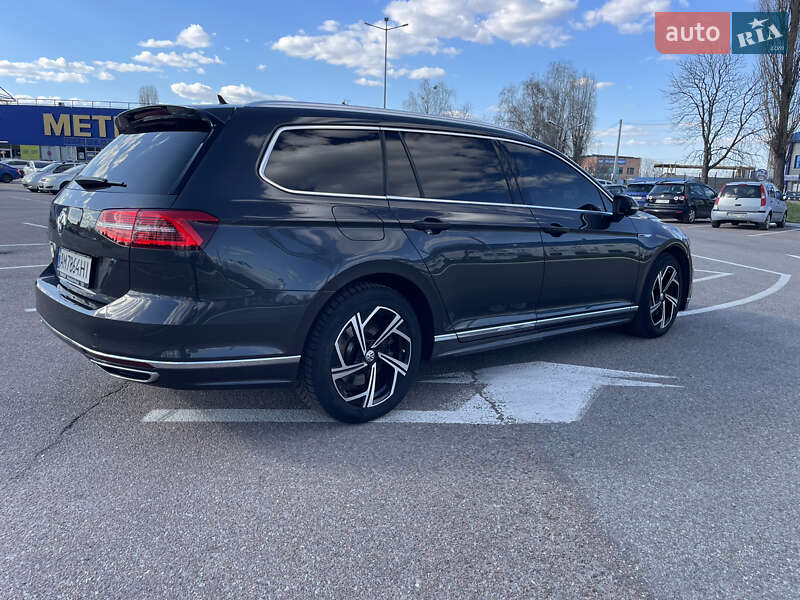 Универсал Volkswagen Passat 2017 в Житомире