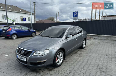 Седан Volkswagen Passat 2005 в 