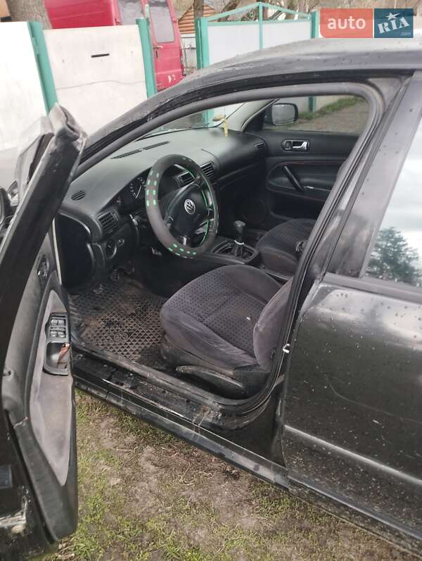 Седан Volkswagen Passat 1997 в Петрівці-Роменській