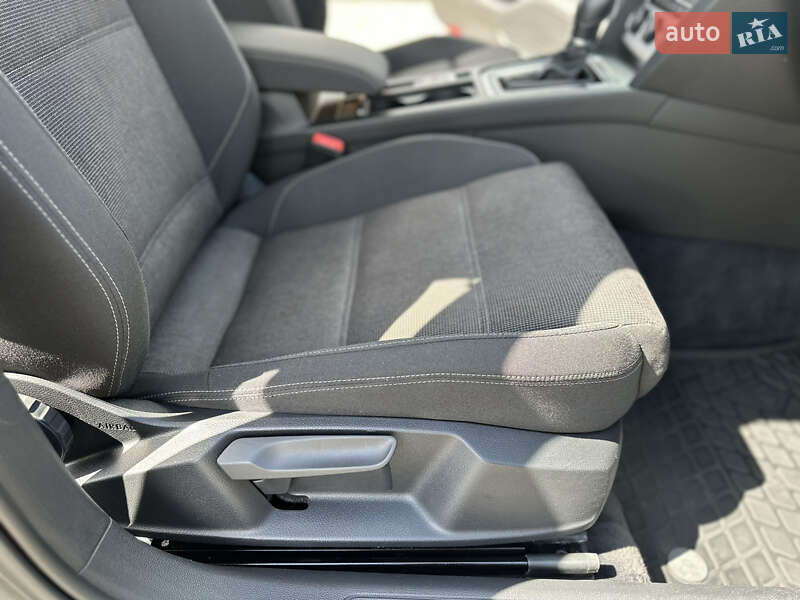 Седан Volkswagen Passat 2016 в Одесі