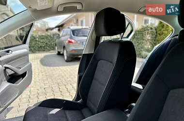 Седан Volkswagen Passat 2016 в 