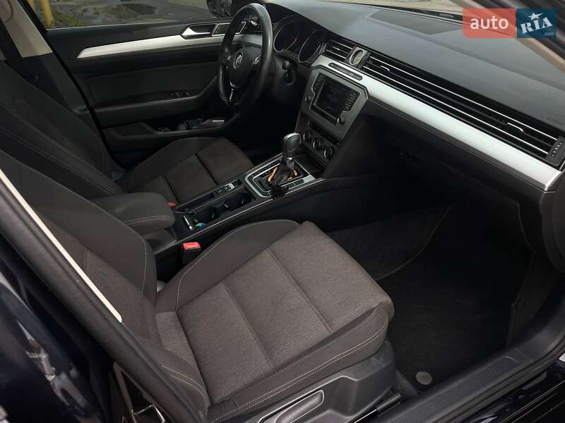 Седан Volkswagen Passat 2016 в Миколаєві
