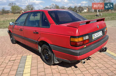 Седан Volkswagen Passat 1988 в 