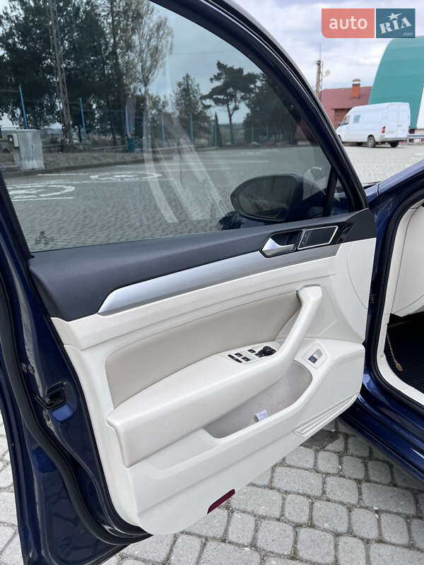 Универсал Volkswagen Passat 2015 в Ужгороде фото 21 Универсал Volkswagen Passat 2015 в Ужгороде
