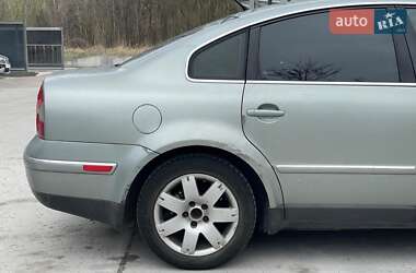 Седан Volkswagen Passat 2004 в 