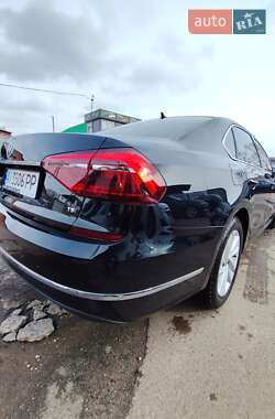 Седан Volkswagen Passat 2017 в 