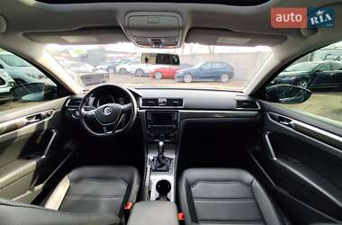 Седан Volkswagen Passat 2017 в 