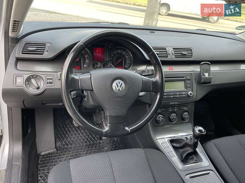 Универсал Volkswagen Passat 2006 в Николаеве
