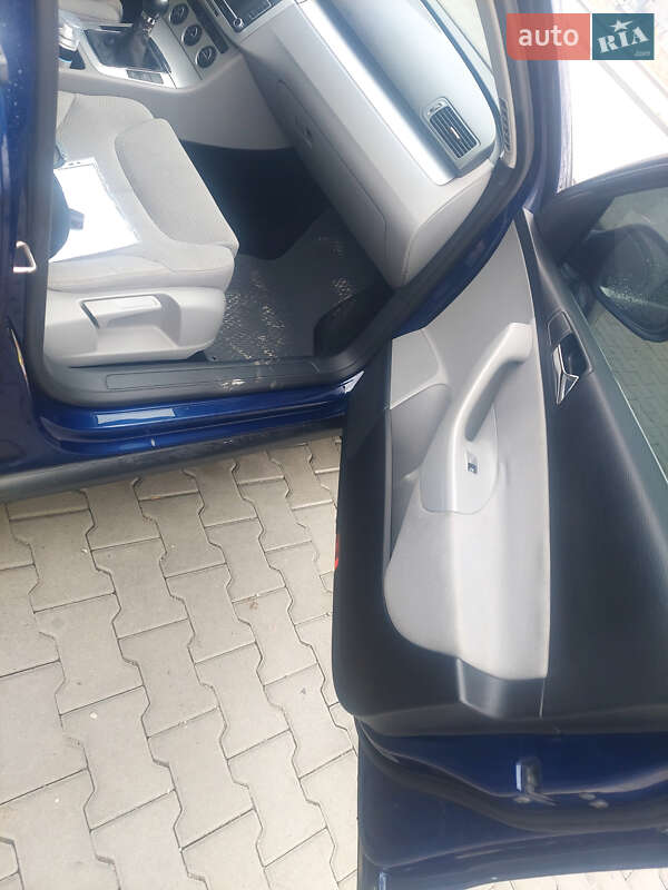 Седан Volkswagen Passat 2008 в Самборе