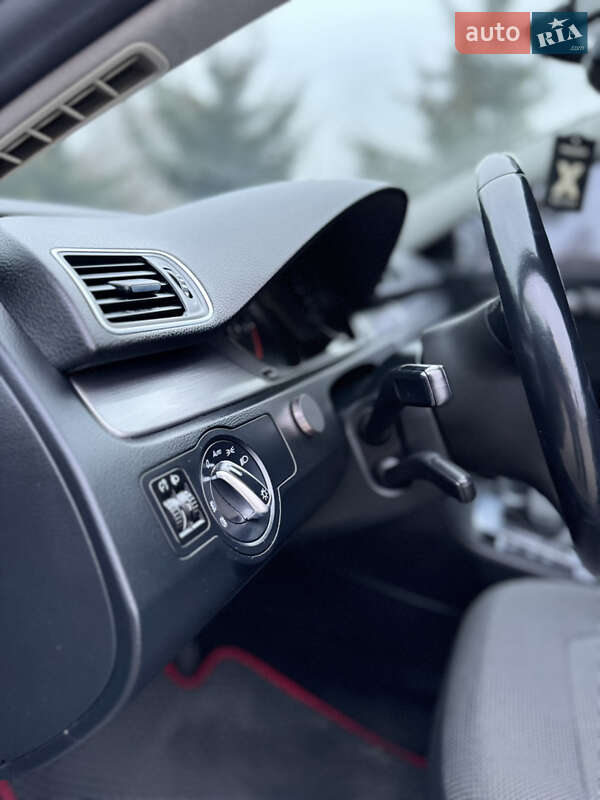 Седан Volkswagen Passat 2014 в Житомире