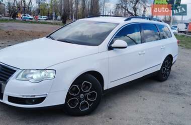 Универсал Volkswagen Passat 2010 в 