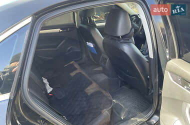 Седан Volkswagen Passat 2012 в 