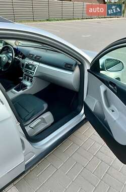 Універсал Volkswagen Passat 2008 в 