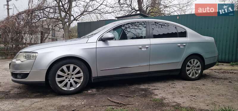 Седан Volkswagen Passat 2008 в Киеве