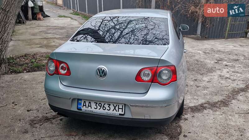 Седан Volkswagen Passat 2008 в Киеве