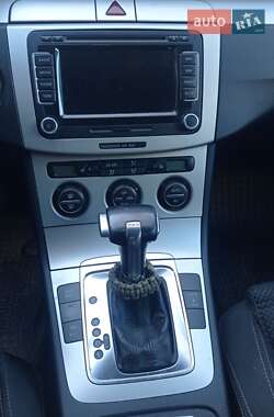 Універсал Volkswagen Passat 2009 в 