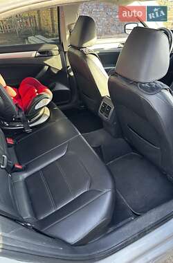 Седан Volkswagen Passat 2012 в 