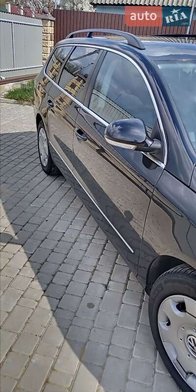 Универсал Volkswagen Passat 2009 в Тульчине