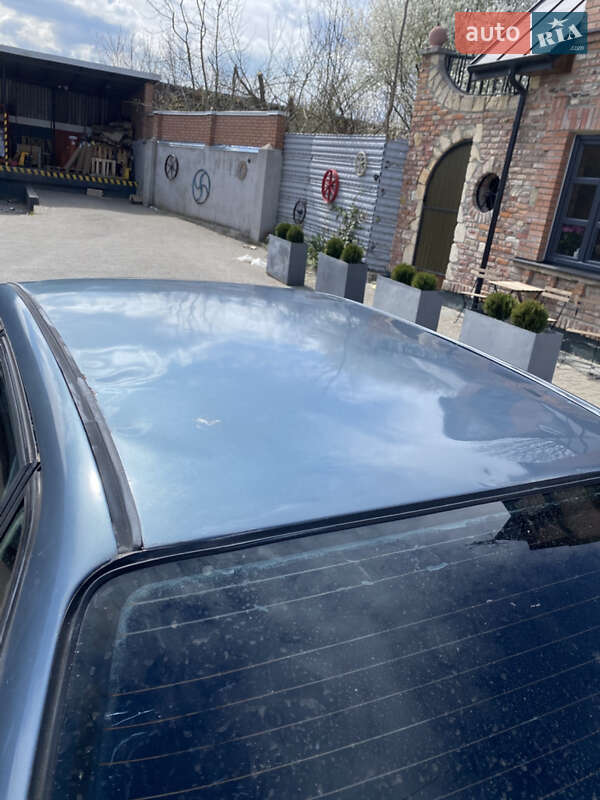Седан Volkswagen Passat 1988 в Городке
