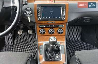 Седан Volkswagen Passat 2005 в 