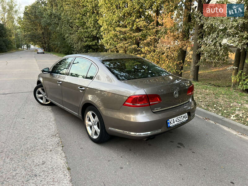 Седан Volkswagen Passat 2011 в Киеве