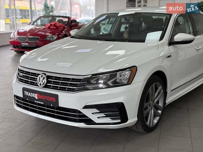 Седан Volkswagen Passat 2017 в Києві
